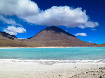 Der Licancabur-Vulkan in der Atacama-Wüste auf 5.920 Metern