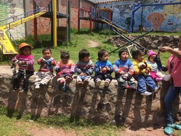 Kinderbetreuung im Frauenhaus in Cusco