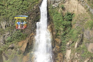 Freiwilligenarbeit in Ecuador: Wasserfall in Ecuador